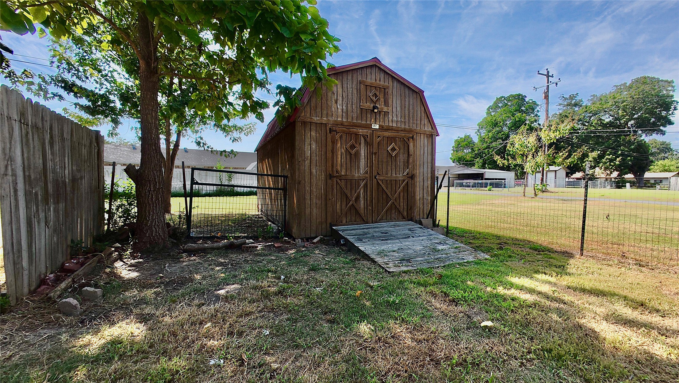 200 W Creek Avenue Property Photo 25