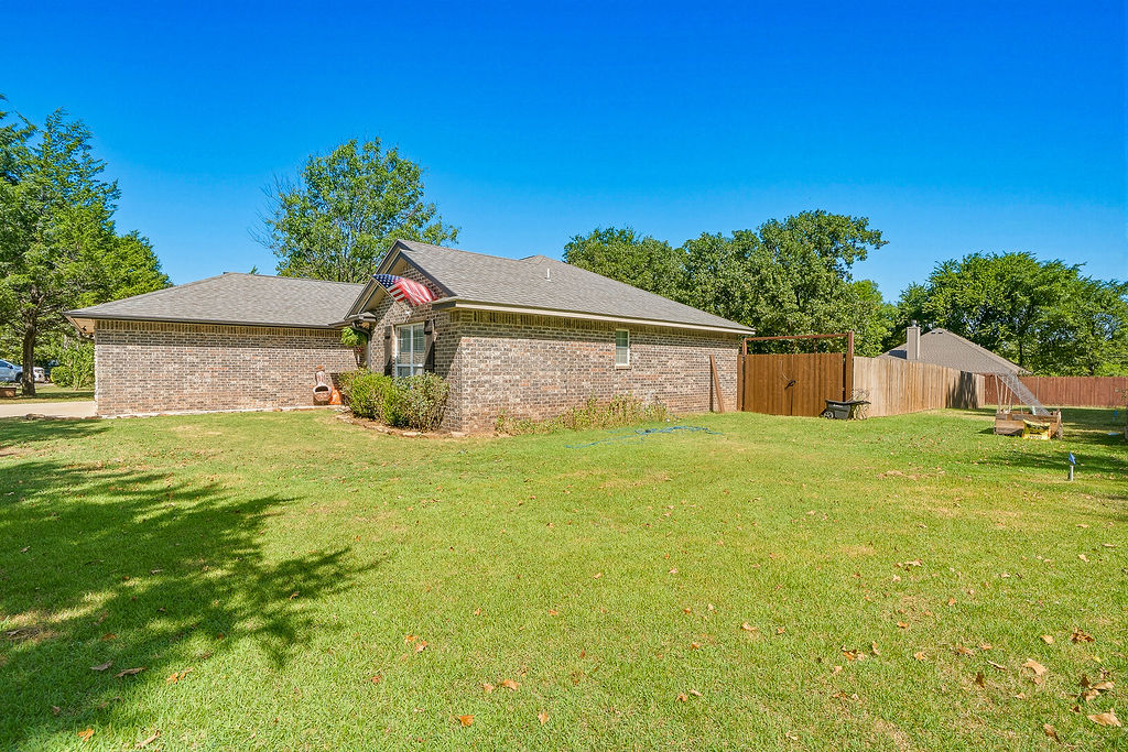 14080 County Road 1573 Property Photo 5