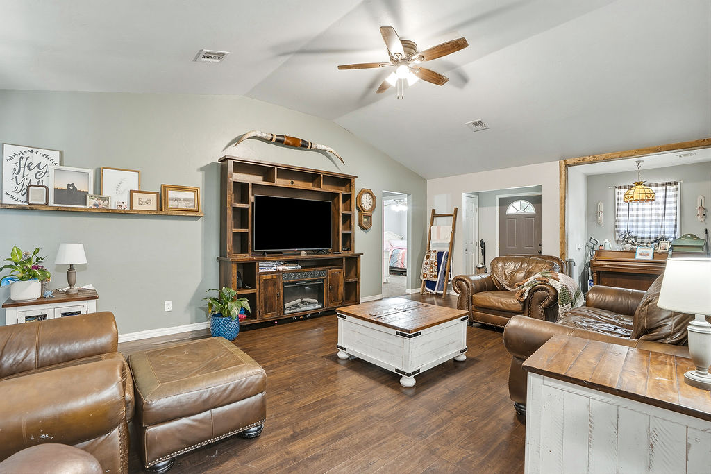 14080 County Road 1573 Property Photo 7