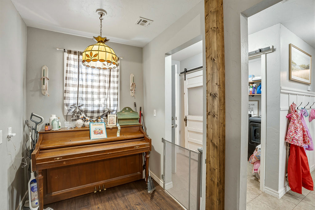14080 County Road 1573 Property Photo 11