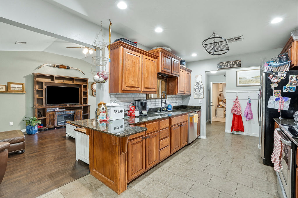 14080 County Road 1573 Property Photo 15