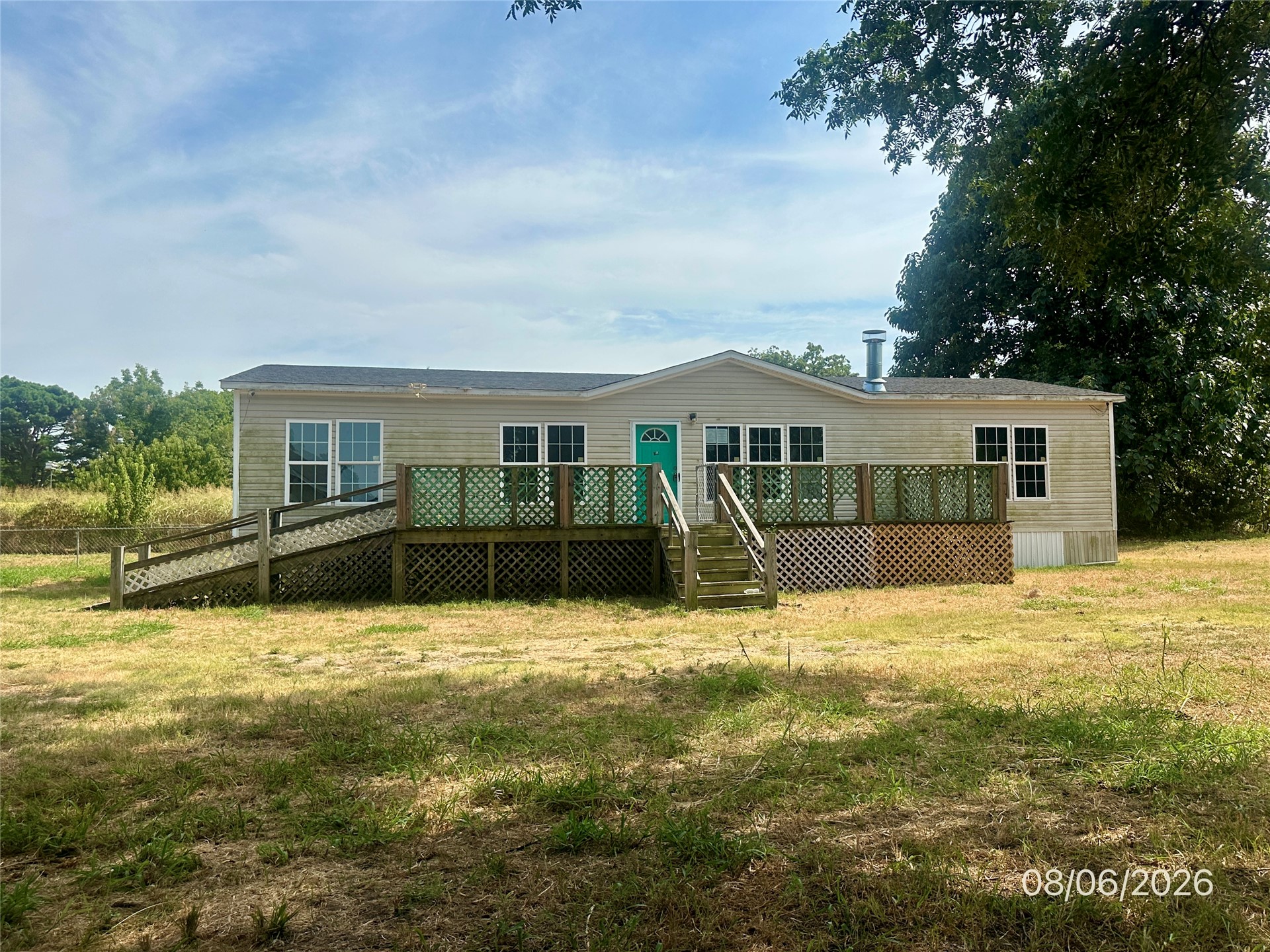 202 E I Avenue Property Photo 1