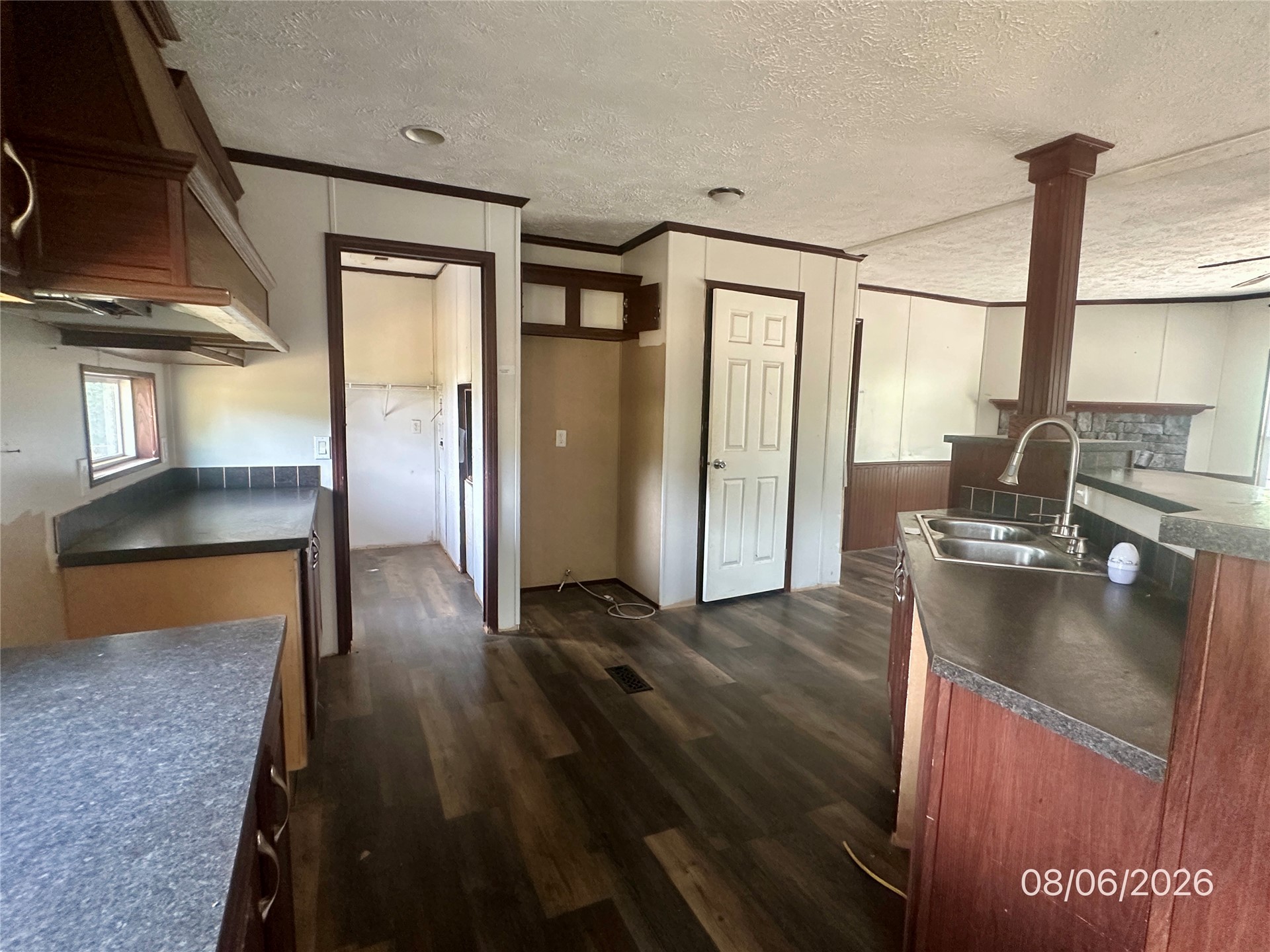 202 E I Avenue Property Photo 7