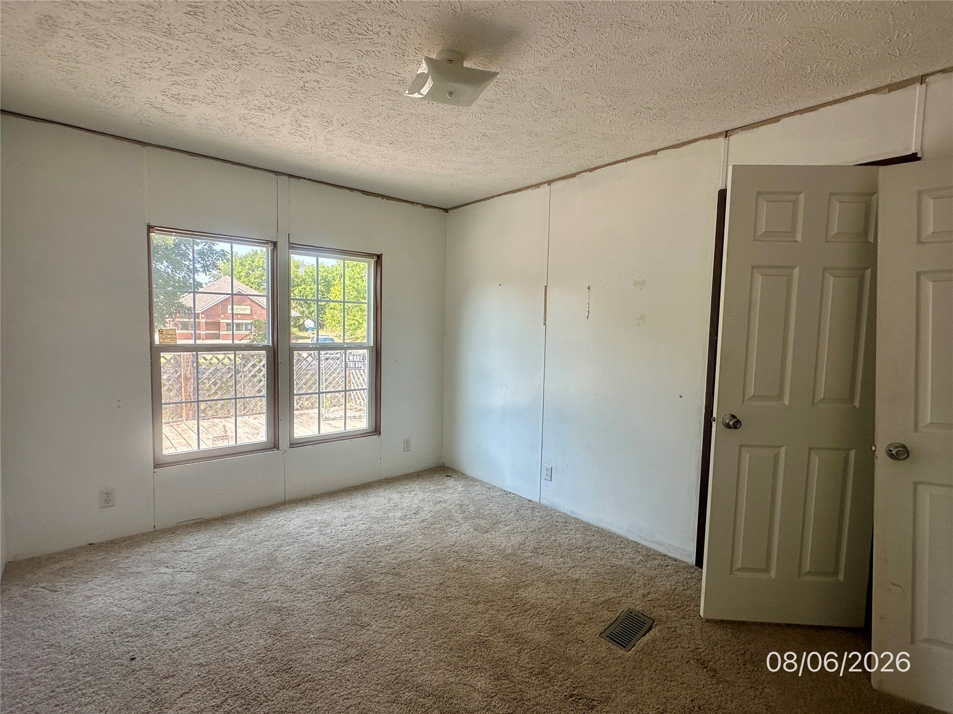 202 E I Avenue Property Photo 17