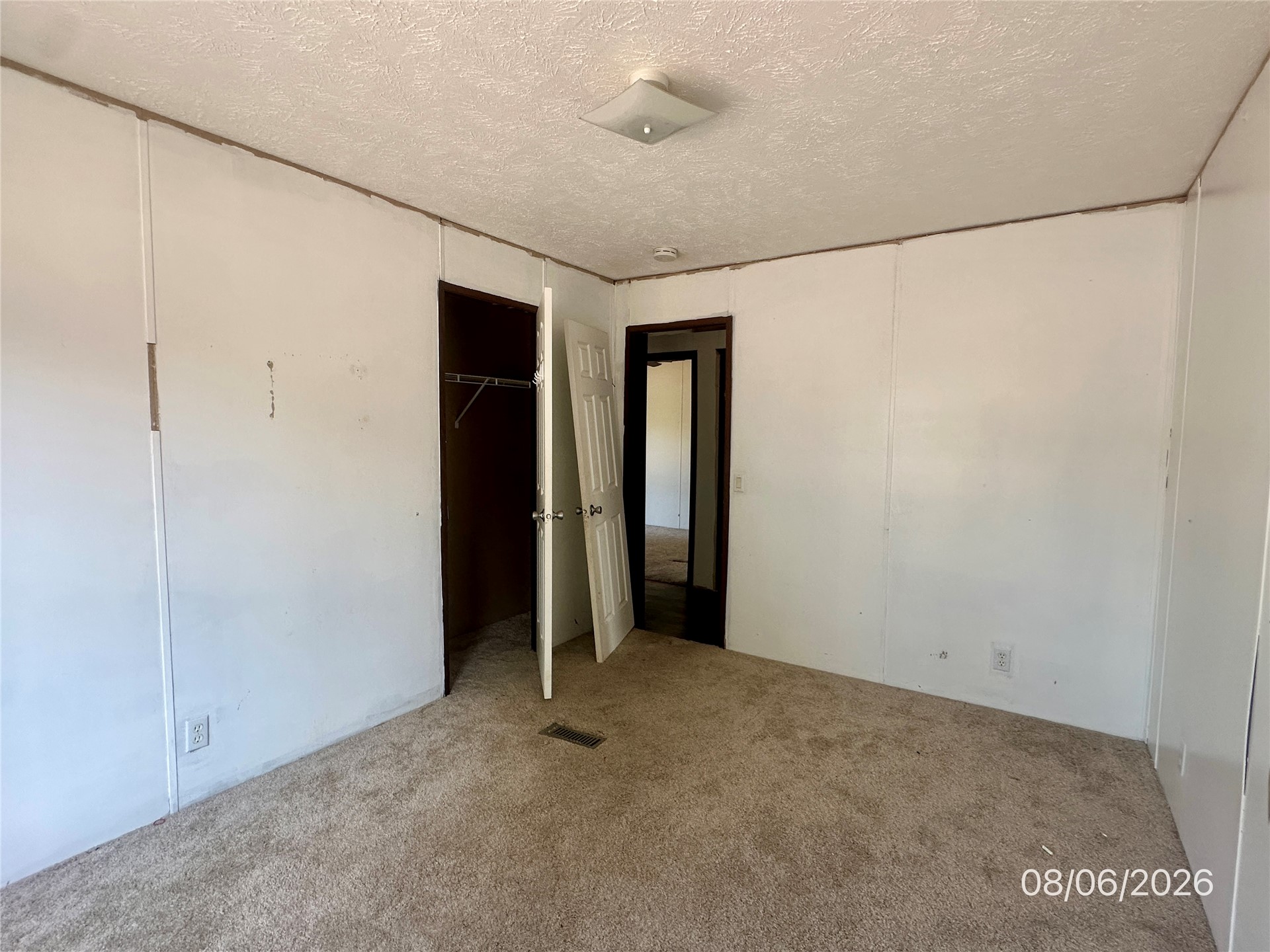 202 E I Avenue Property Photo 18