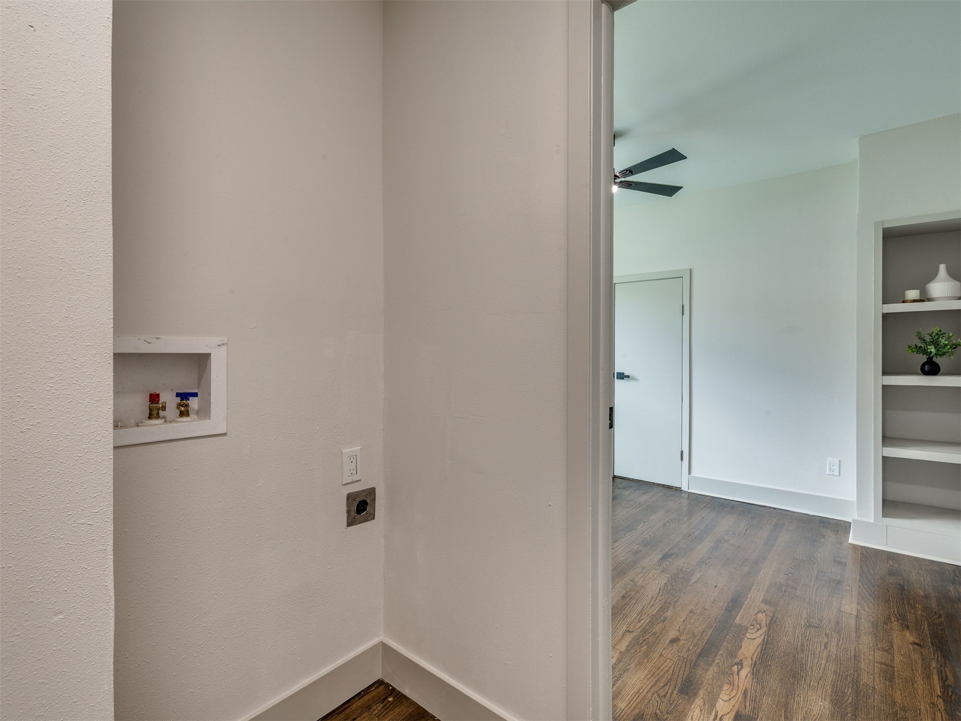516 N Xenophon Avenue Property Photo 32