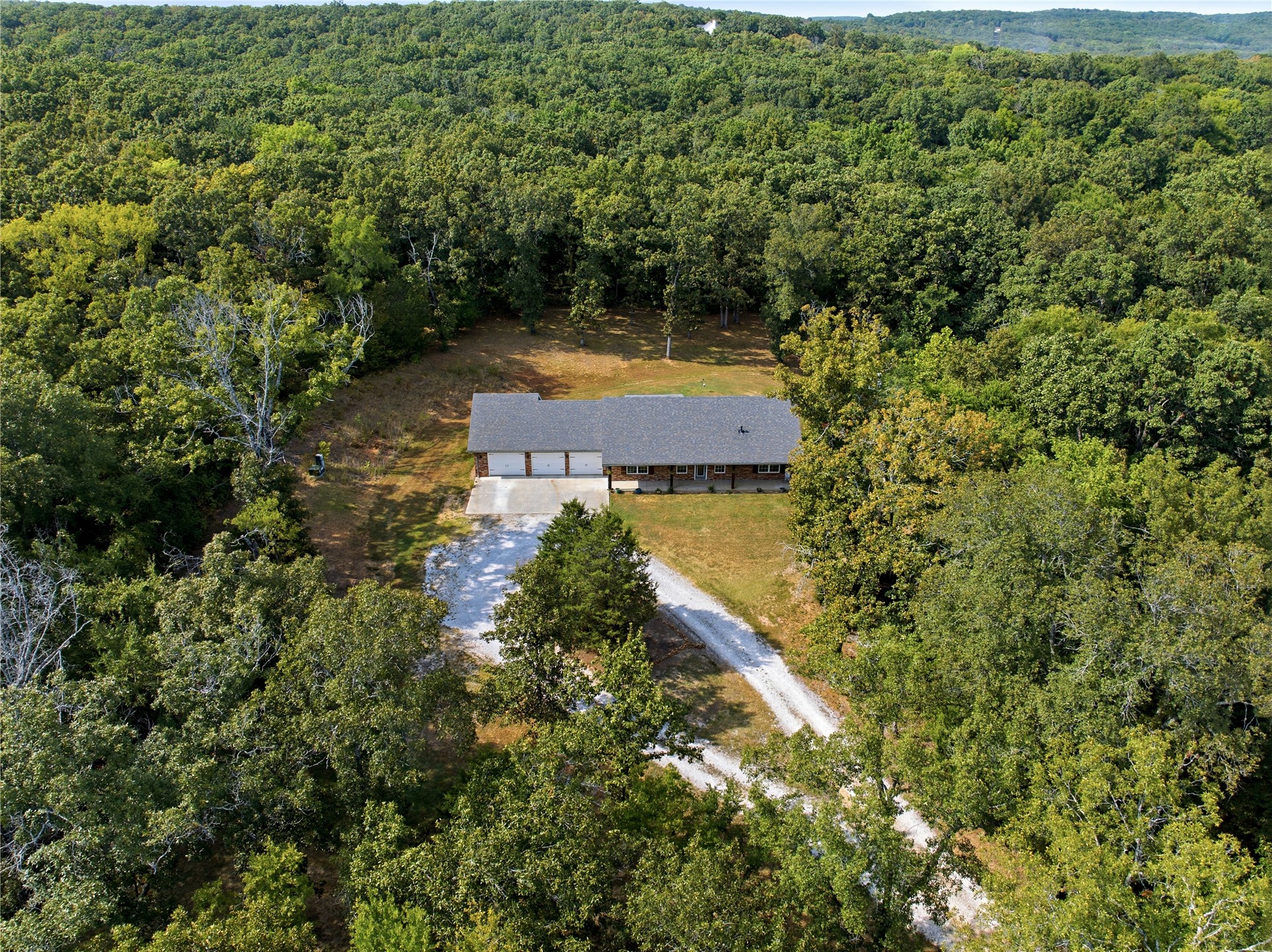 452833 E 1030 Road Property Photo 4