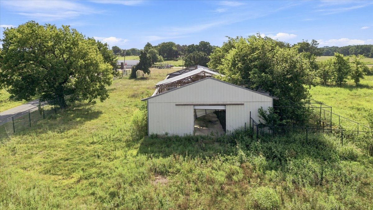 69 W 360 Road Property Photo 5