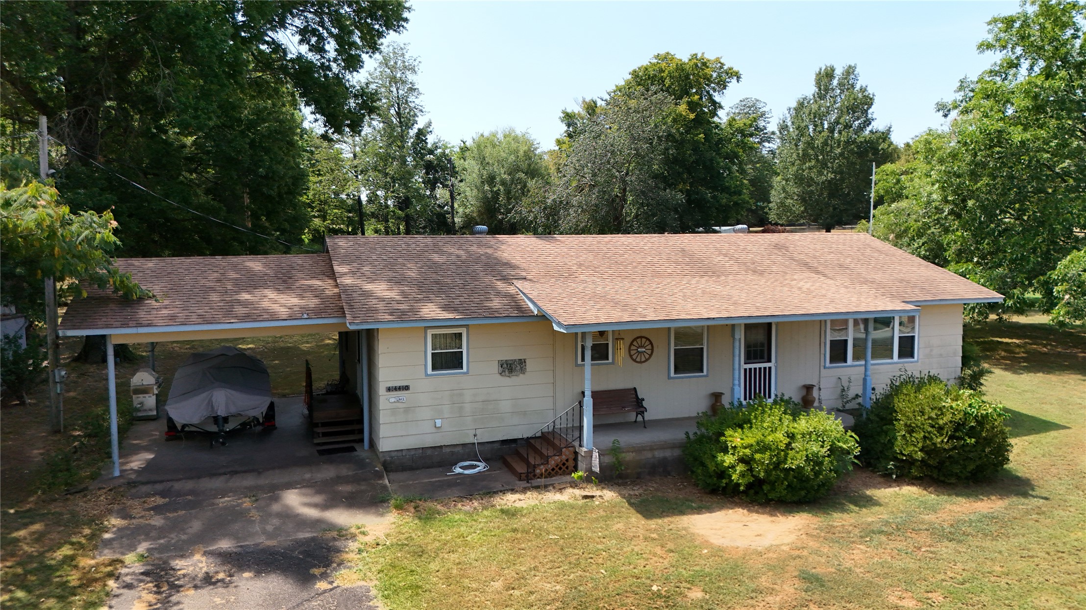 414410 E 1074 Road Property Photo 5