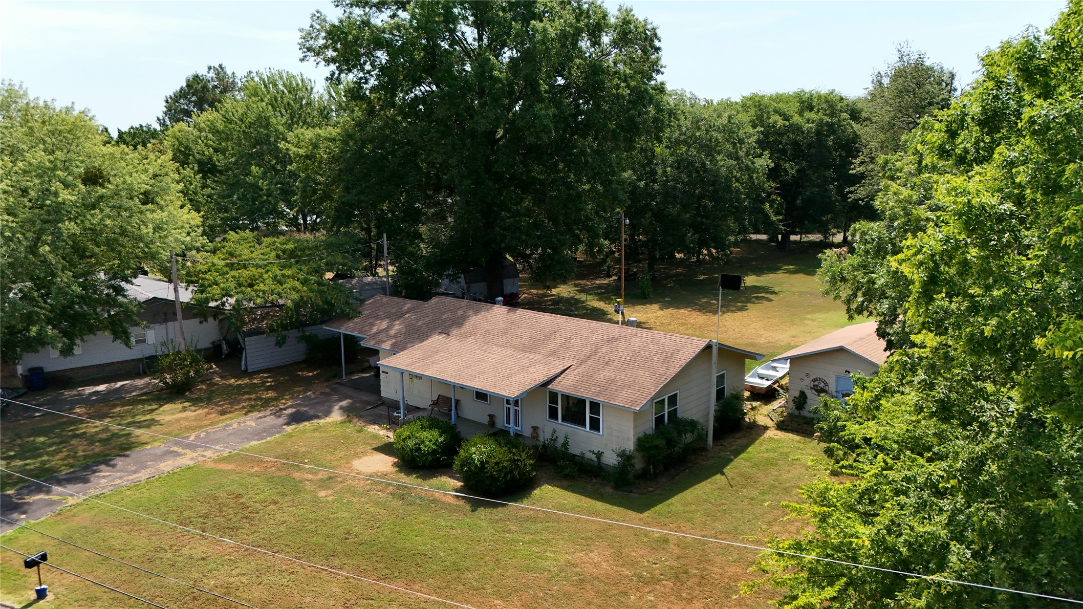414410 E 1074 Road Property Photo 11