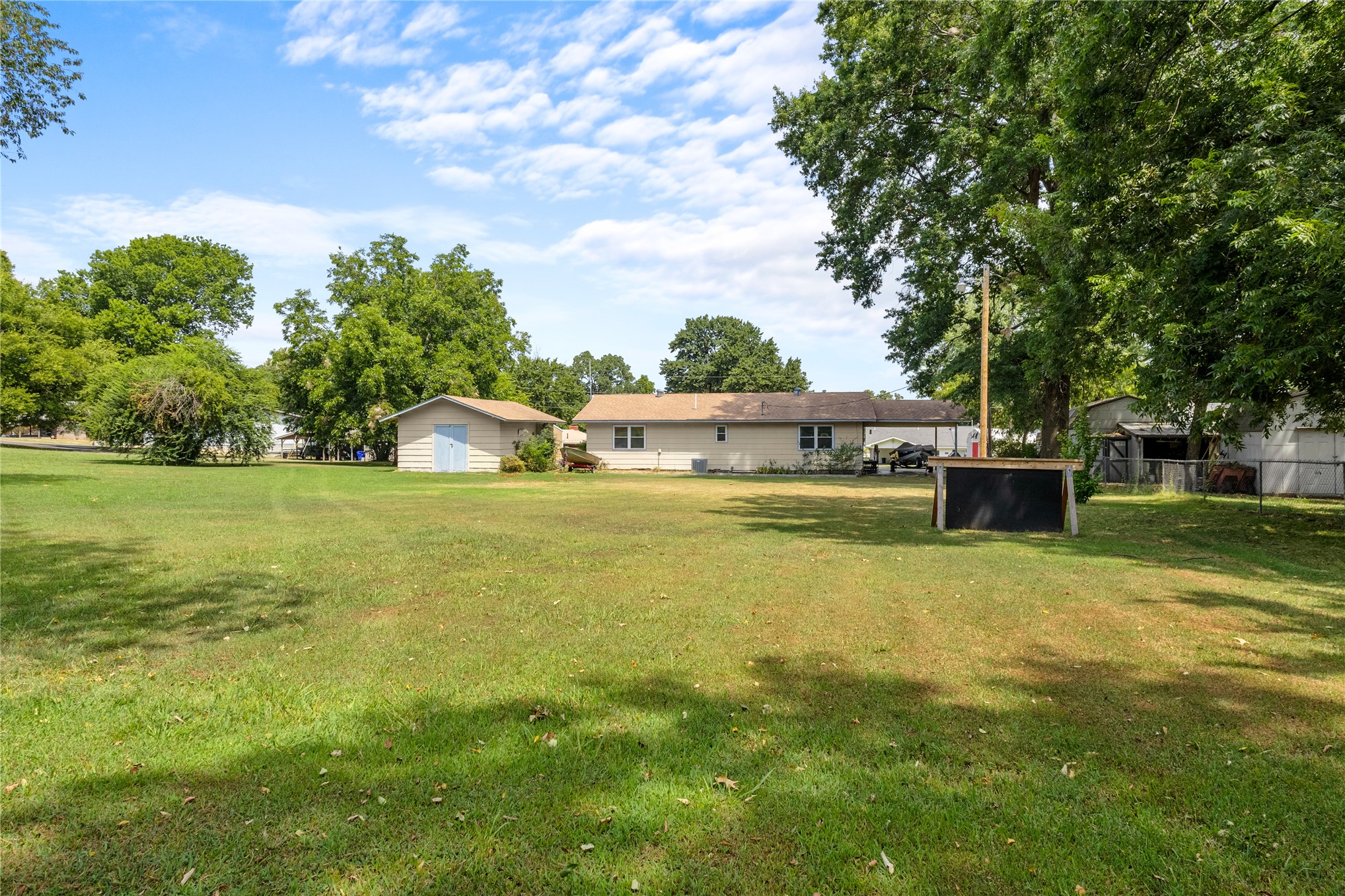 414410 E 1074 Road Property Photo 43
