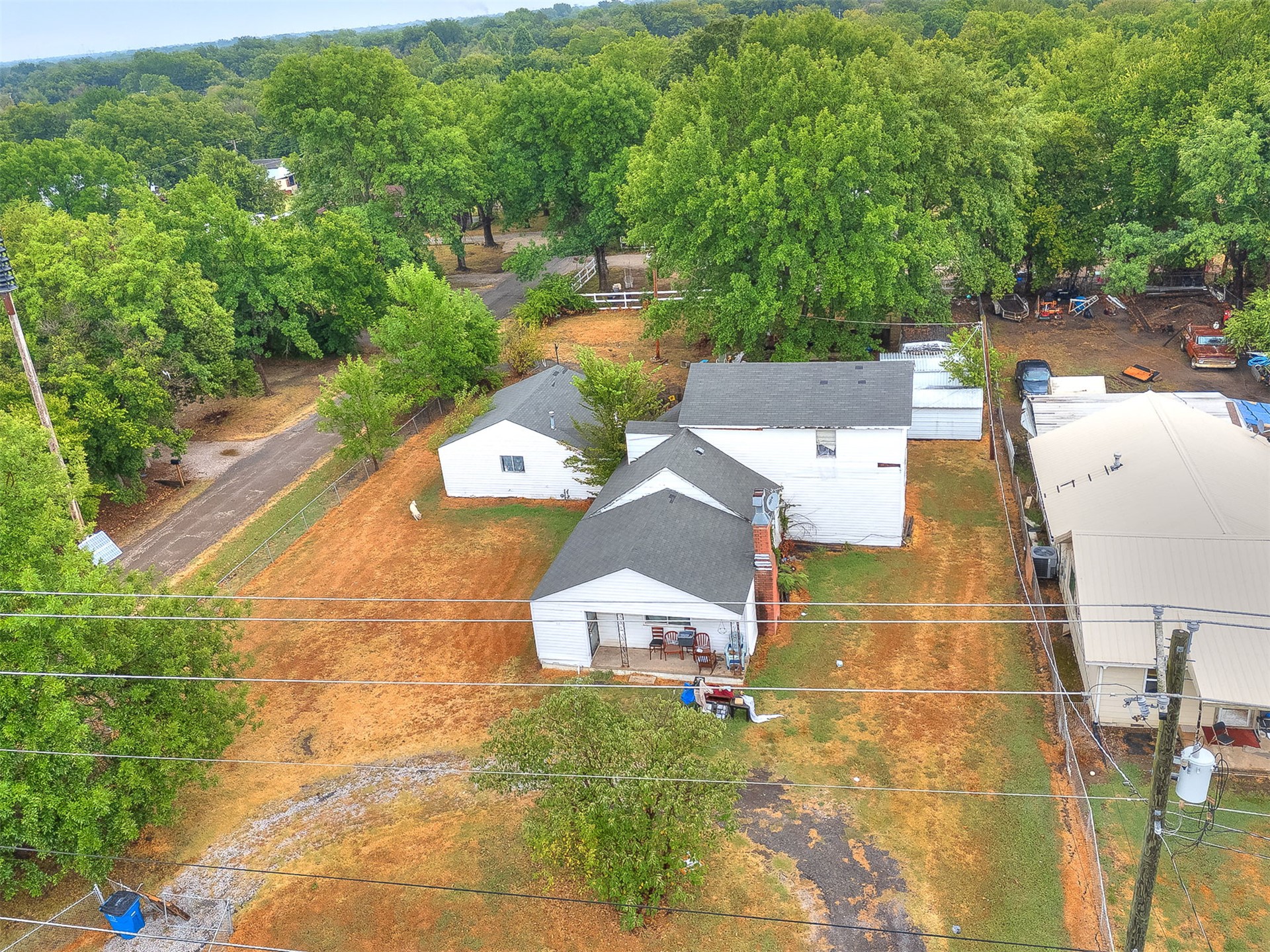 7415 N Trenton Avenue Property Photo 2