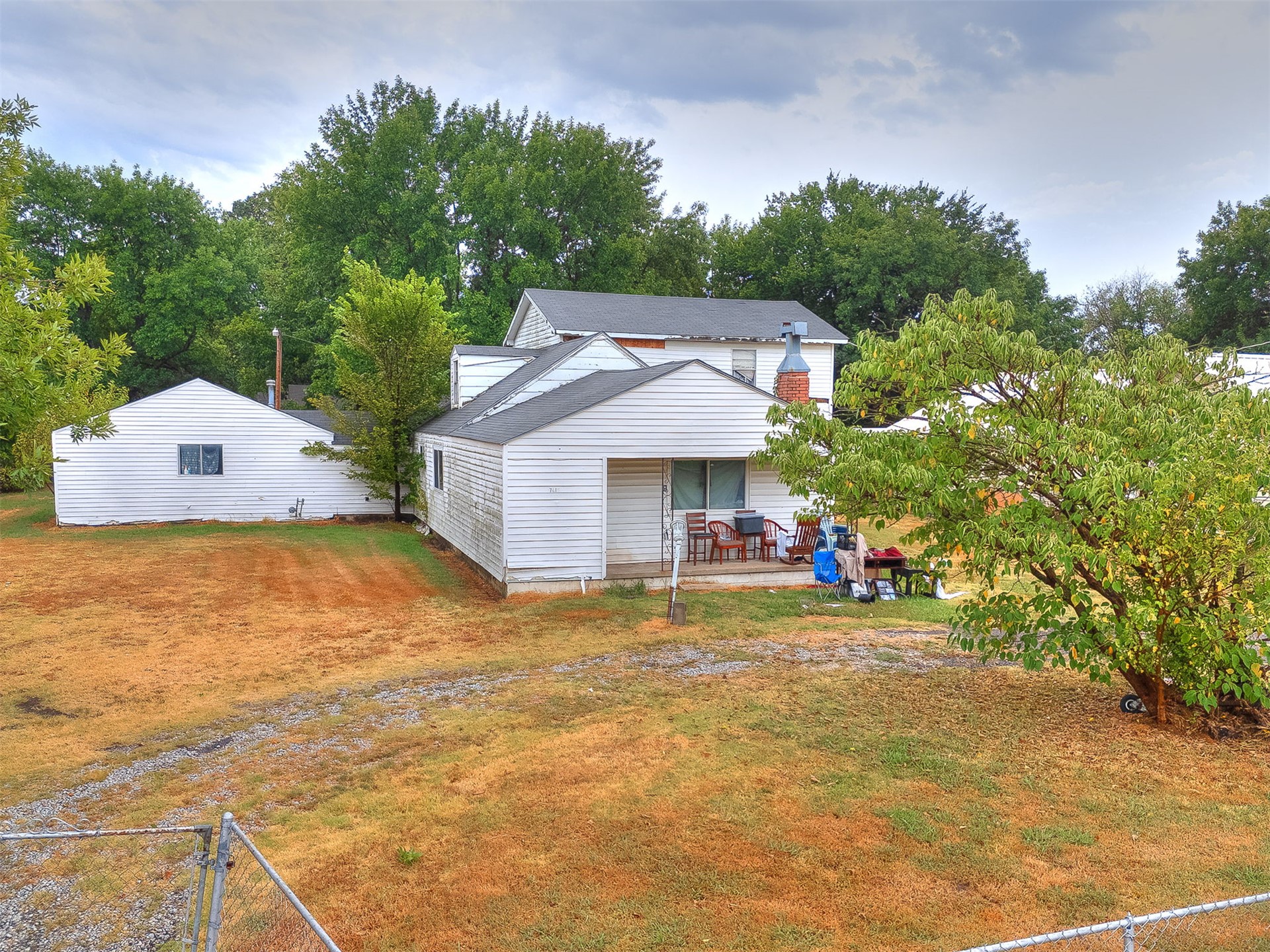 7415 N Trenton Avenue Property Photo 3