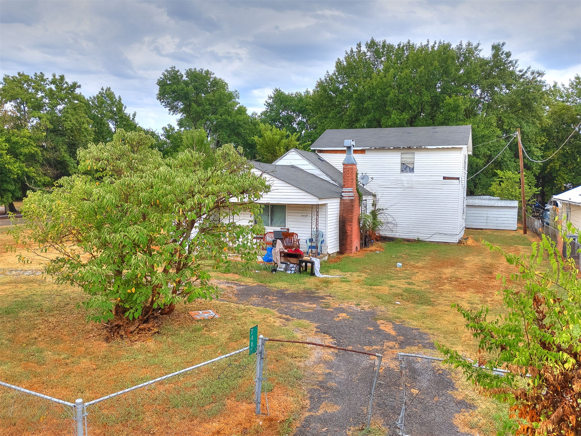 7415 N Trenton Avenue Property Photo 5
