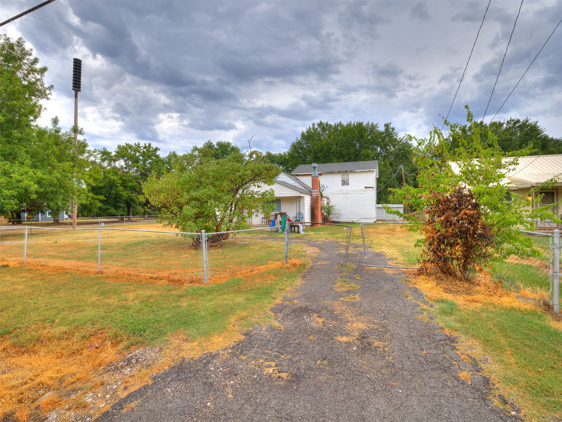 7415 N Trenton Avenue Property Photo 8