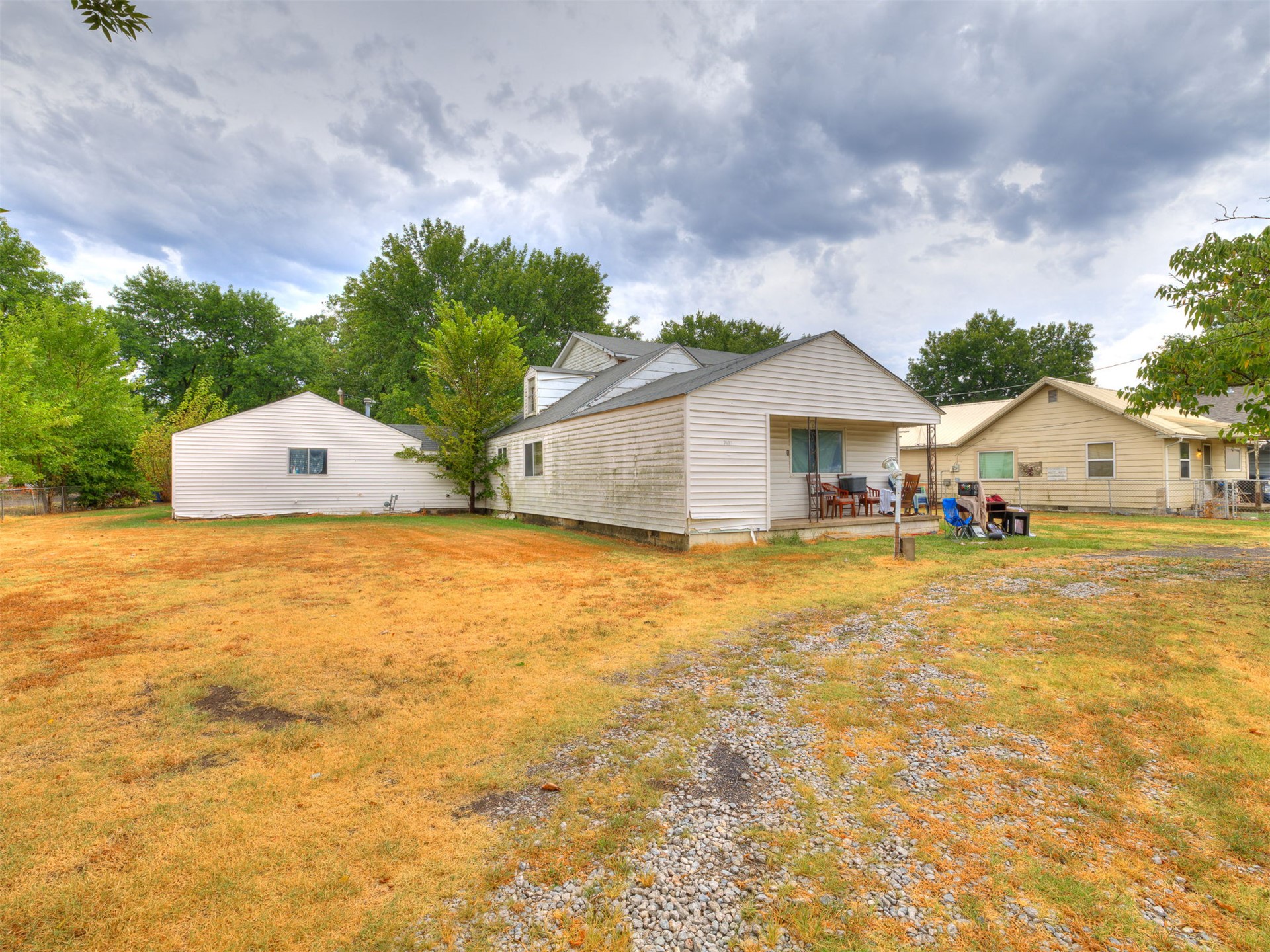 7415 N Trenton Avenue Property Photo 10