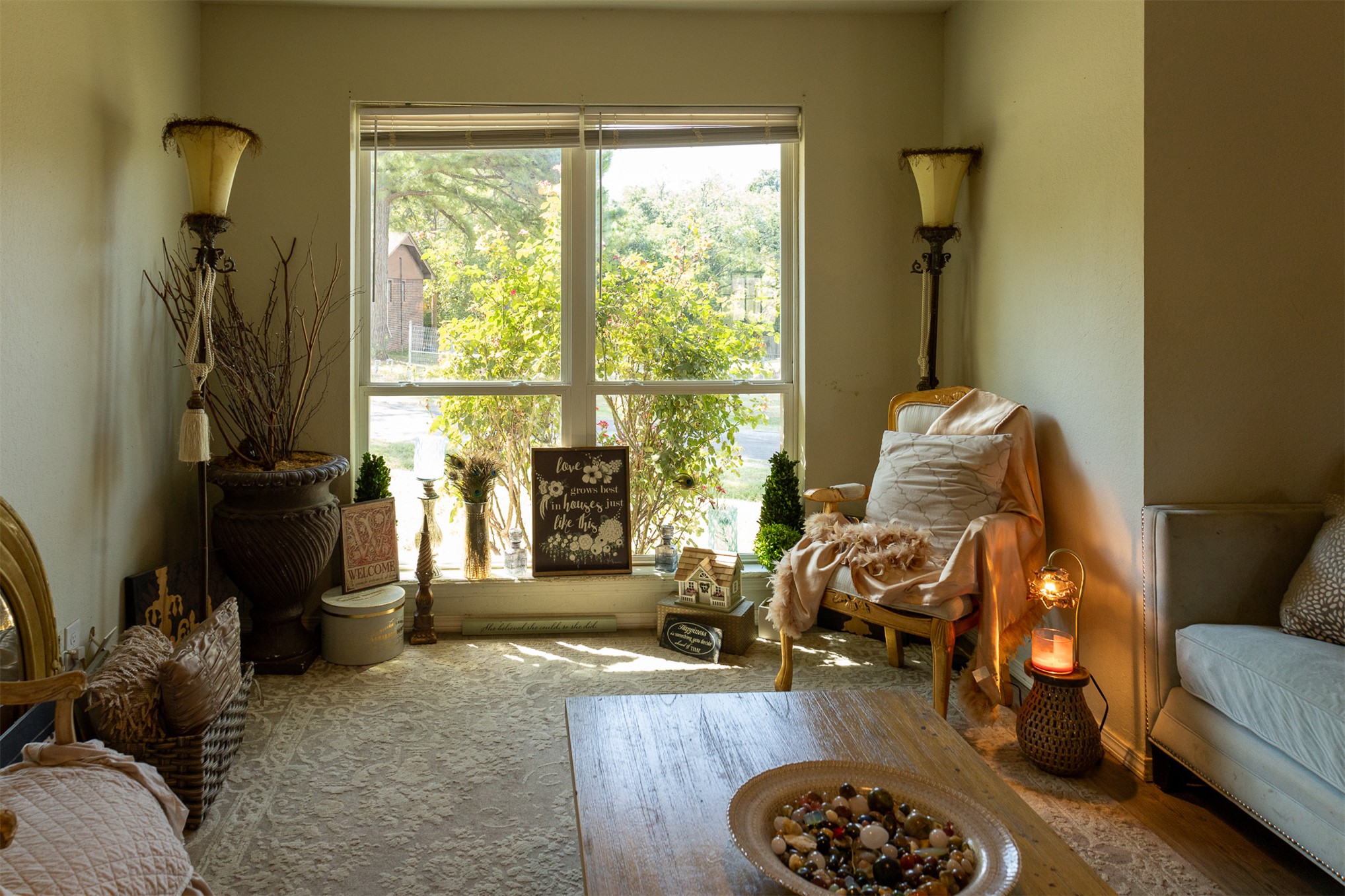 706 Violet Street Property Photo 4