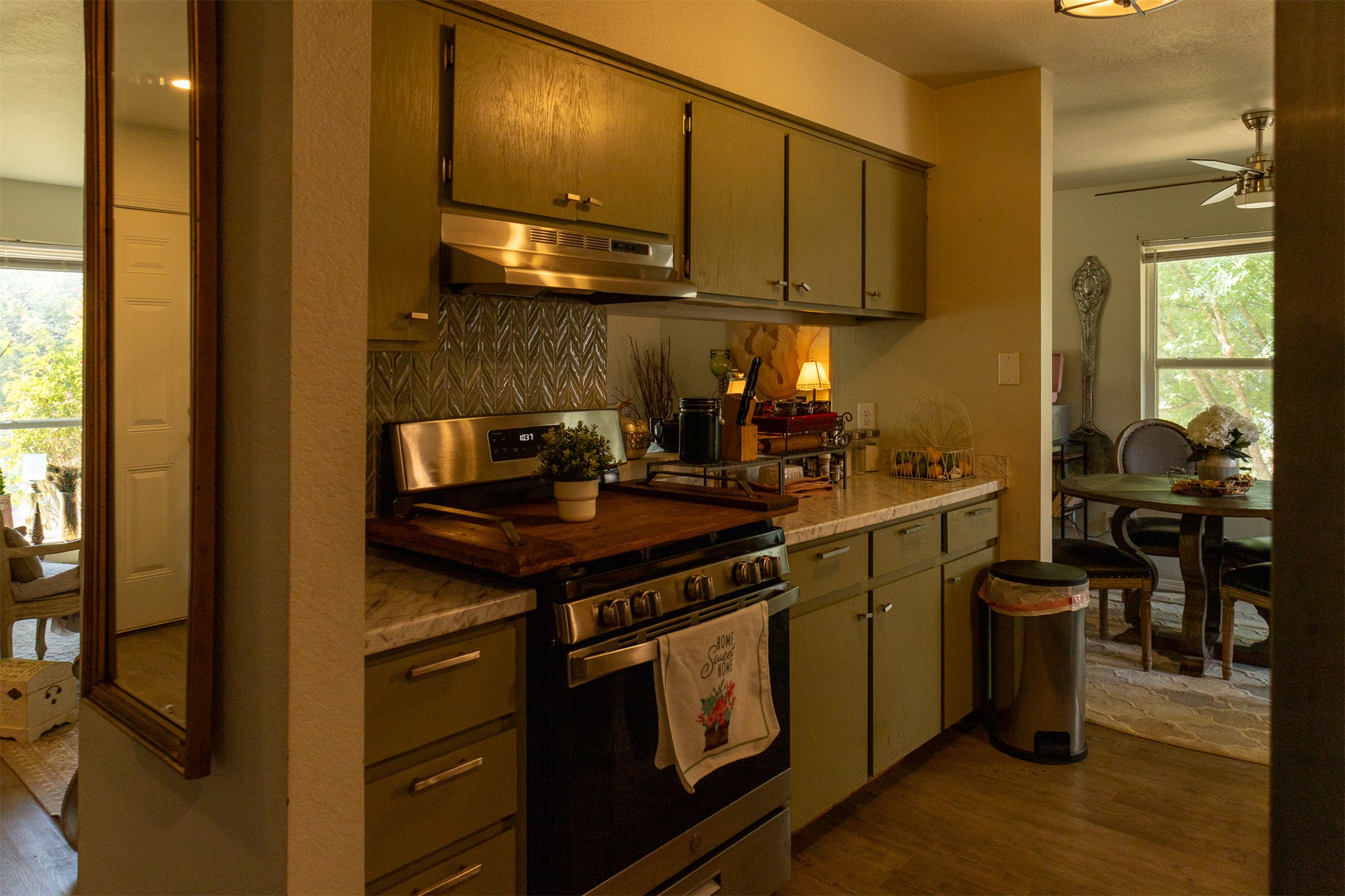 706 Violet Street Property Photo 10