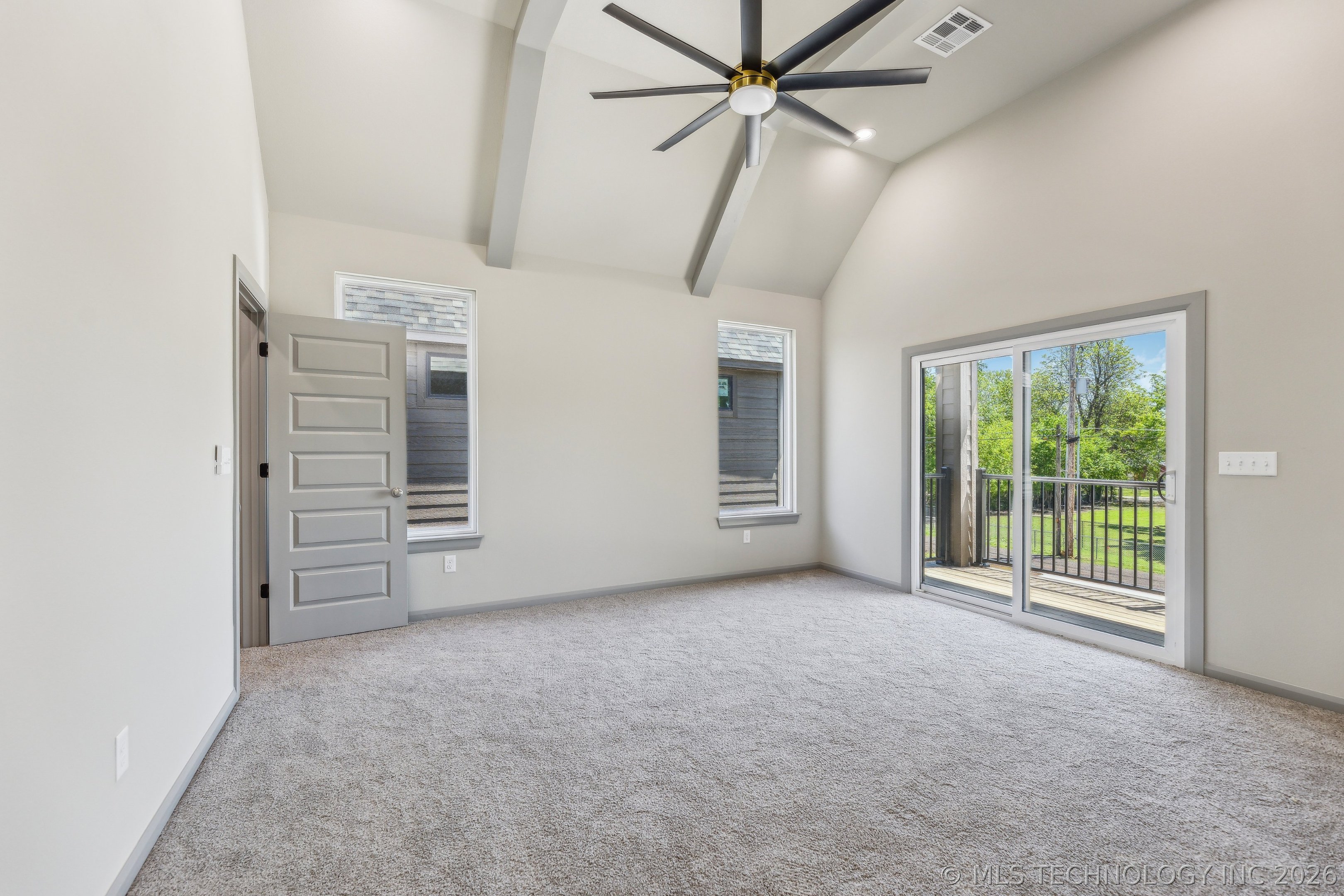421 W Ft Worth Street Property Photo 19