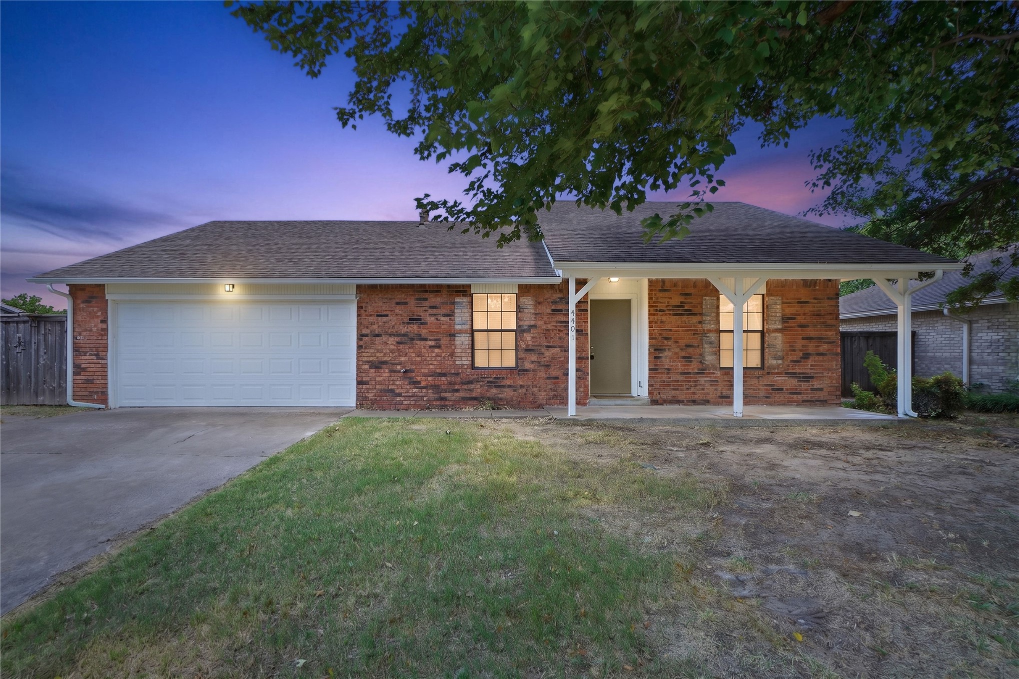 4401 S Maple Avenue Property Photo 3