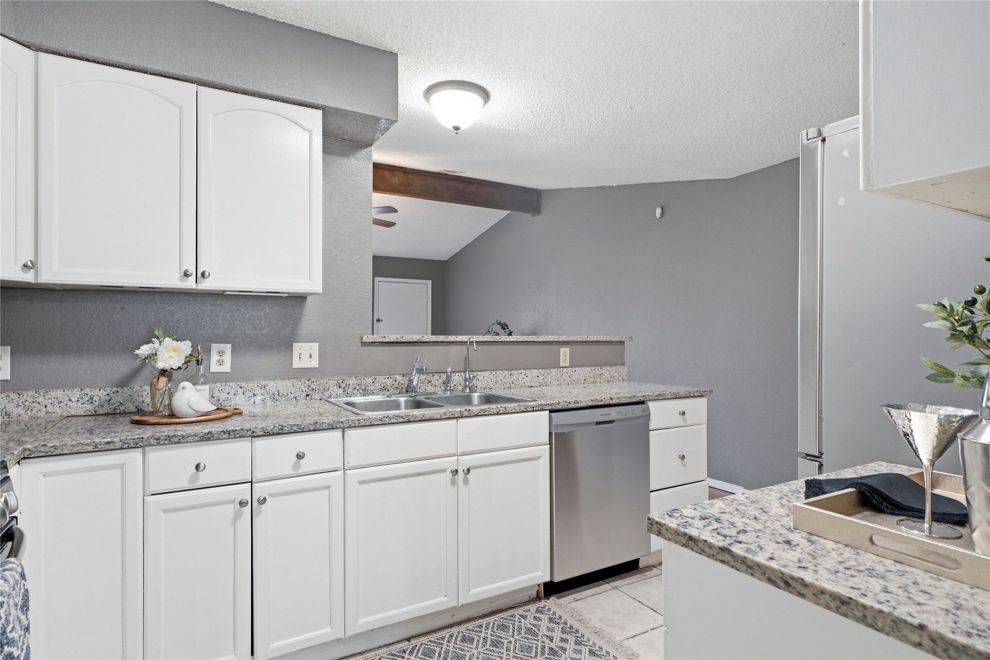 4401 S Maple Avenue Property Photo 12