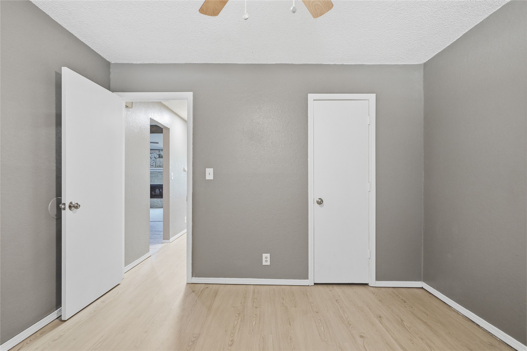 4401 S Maple Avenue Property Photo 24