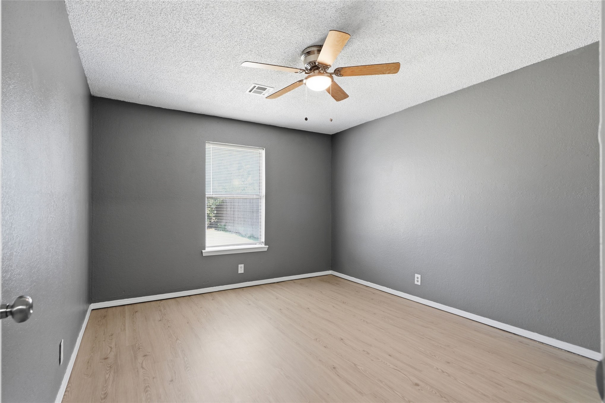 4401 S Maple Avenue Property Photo 26
