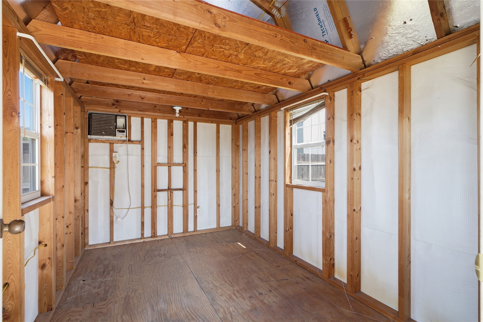 4401 S Maple Avenue Property Photo 32