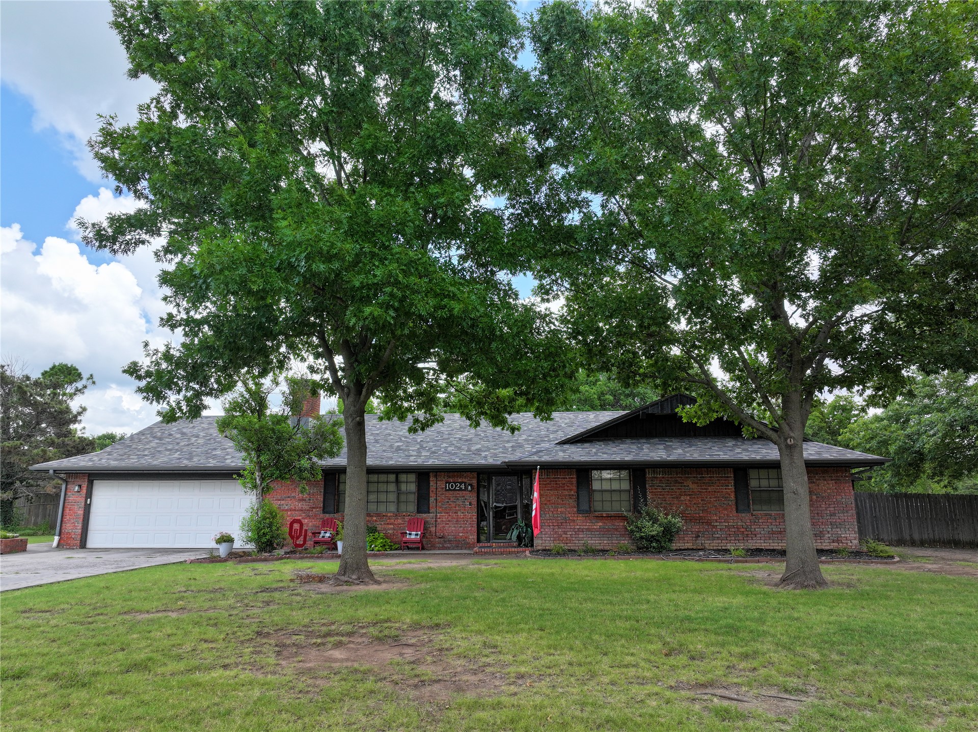 1024 Oak Drive Property Photo 1