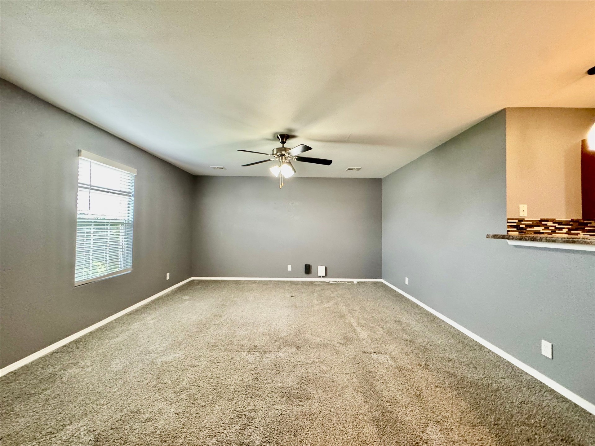 3401 E Irvington Place Property Photo 4
