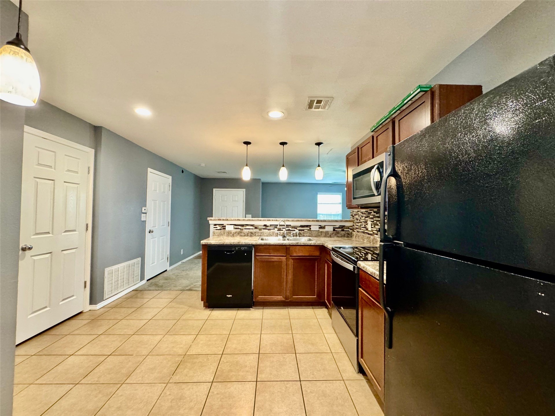 3401 E Irvington Place Property Photo 13