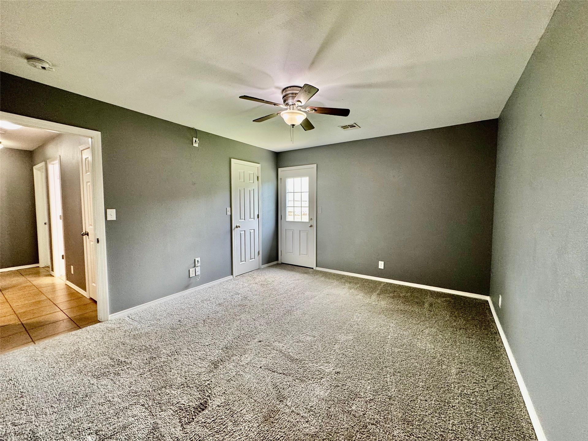 3401 E Irvington Place Property Photo 18