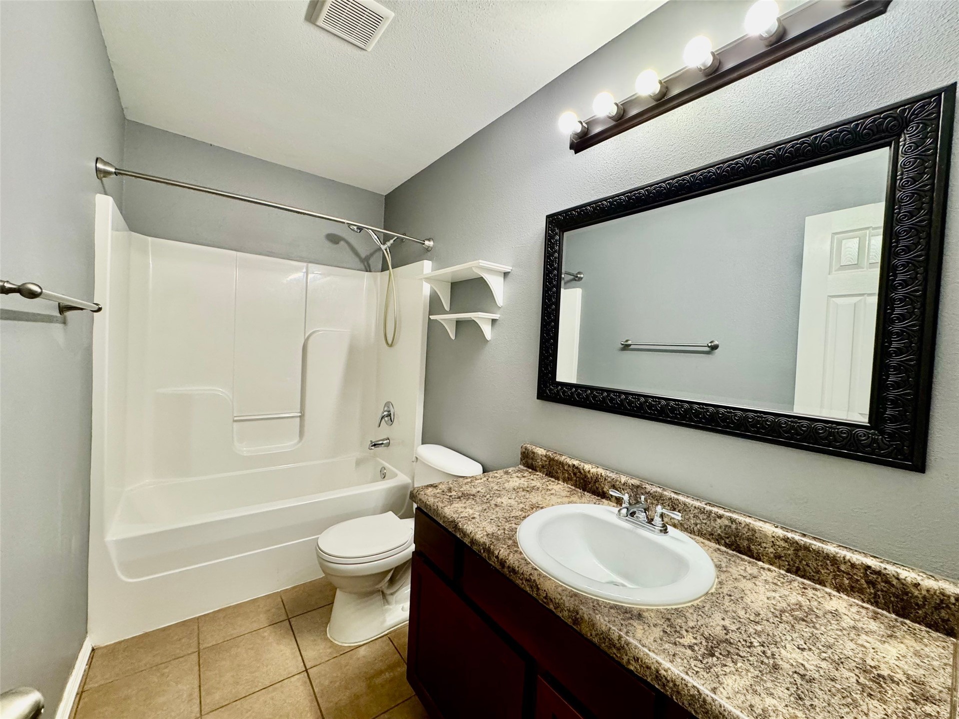 3401 E Irvington Place Property Photo 21