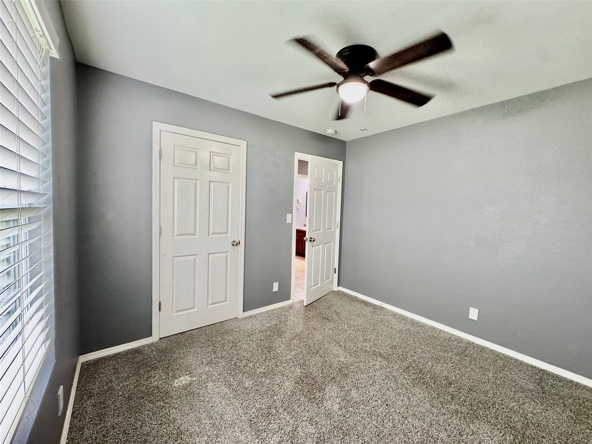 3401 E Irvington Place Property Photo 23