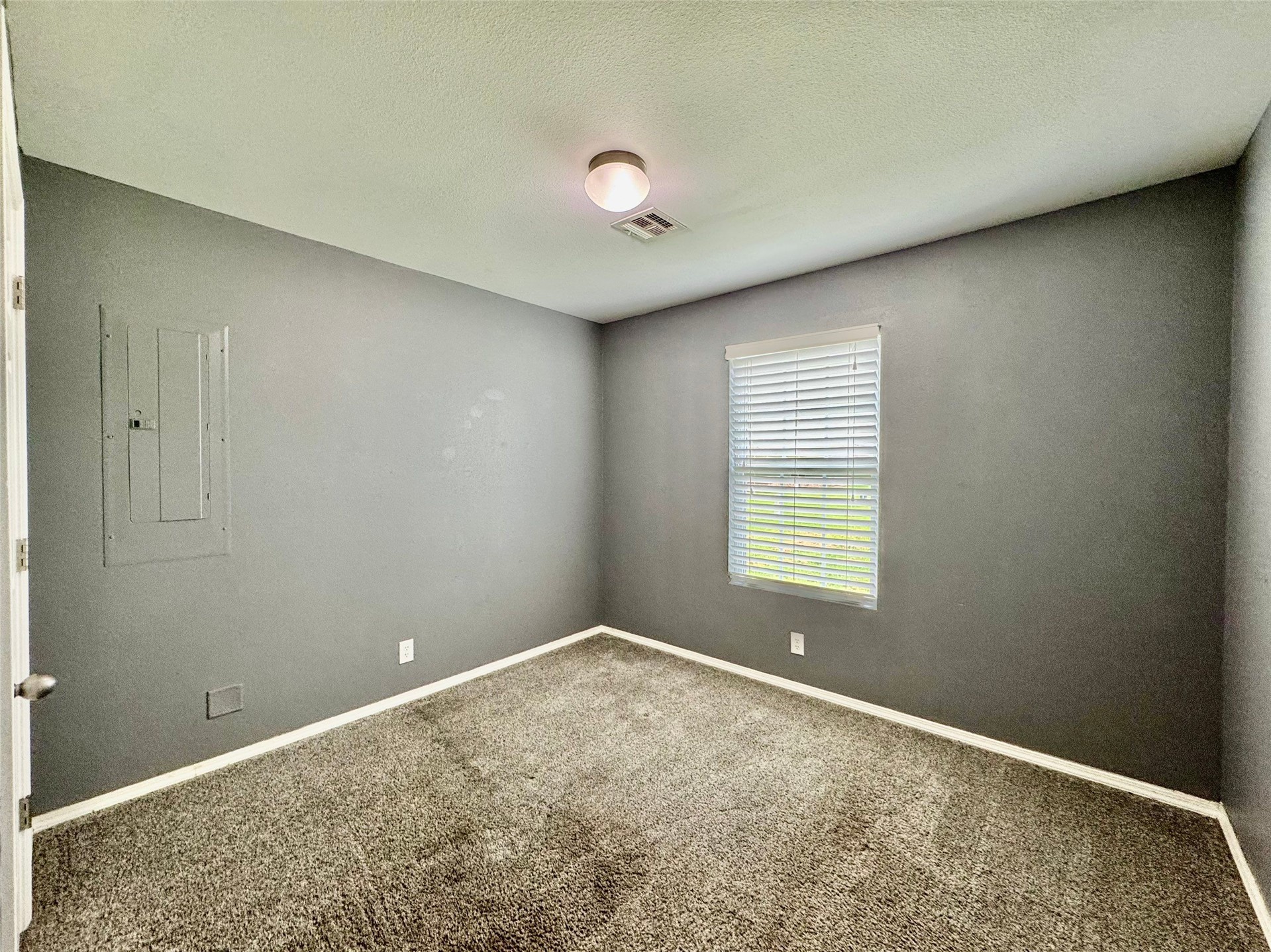 3401 E Irvington Place Property Photo 24