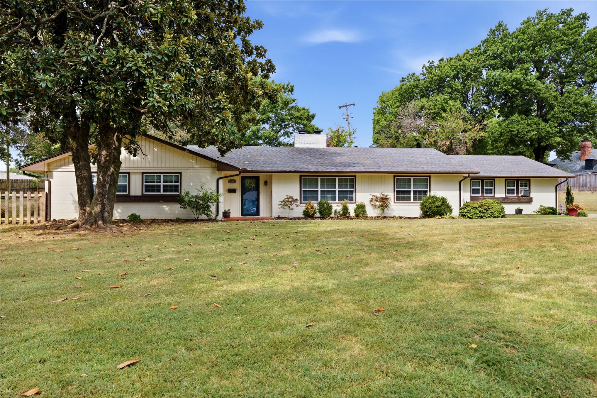 4215 Robertson Boulevard Property Photo 1