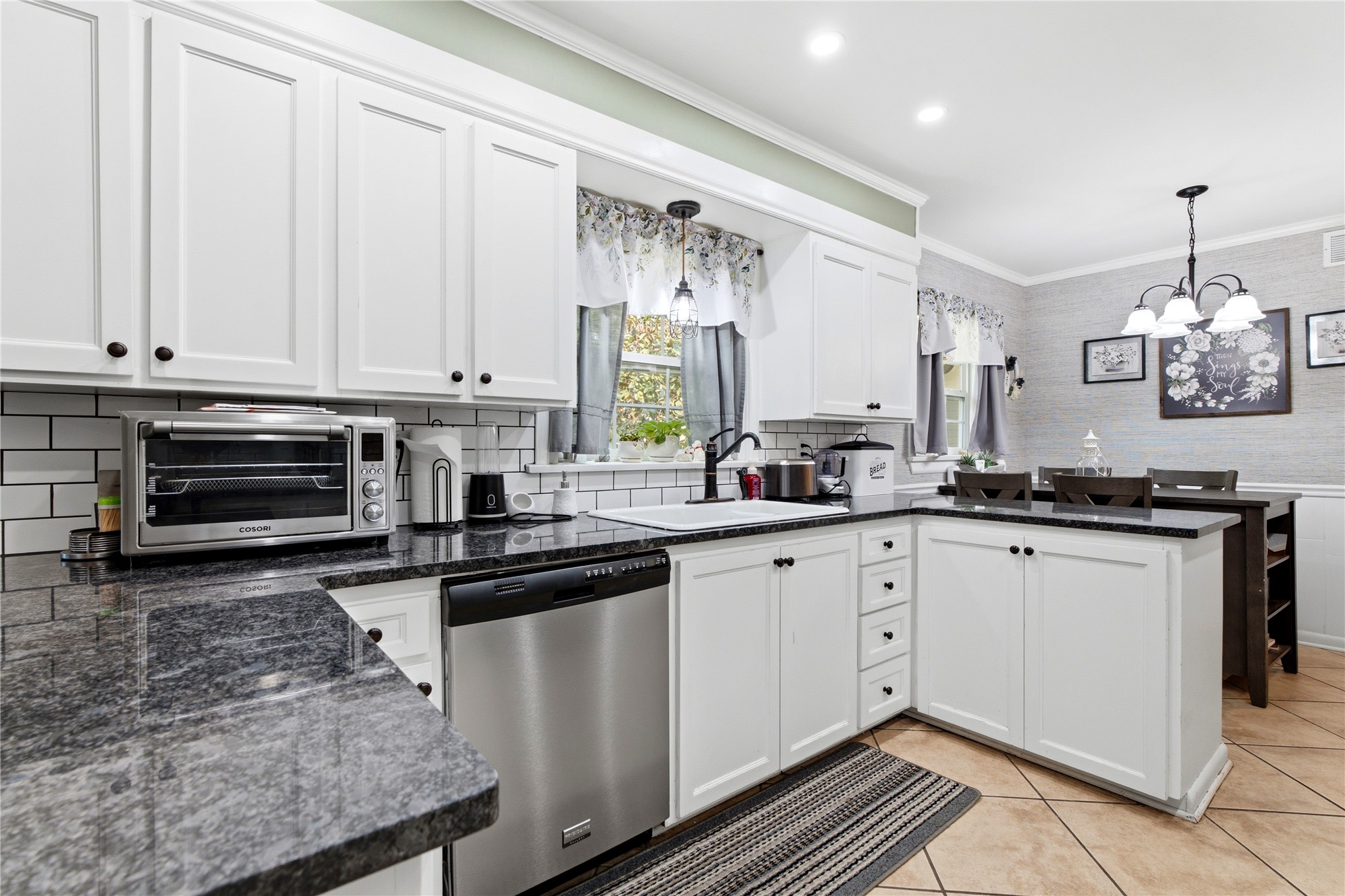 4215 Robertson Boulevard Property Photo 12