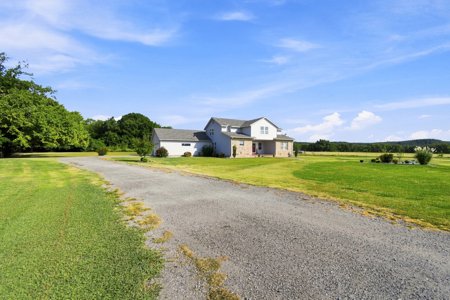 5665 Lakeview Drive Property Photo 4