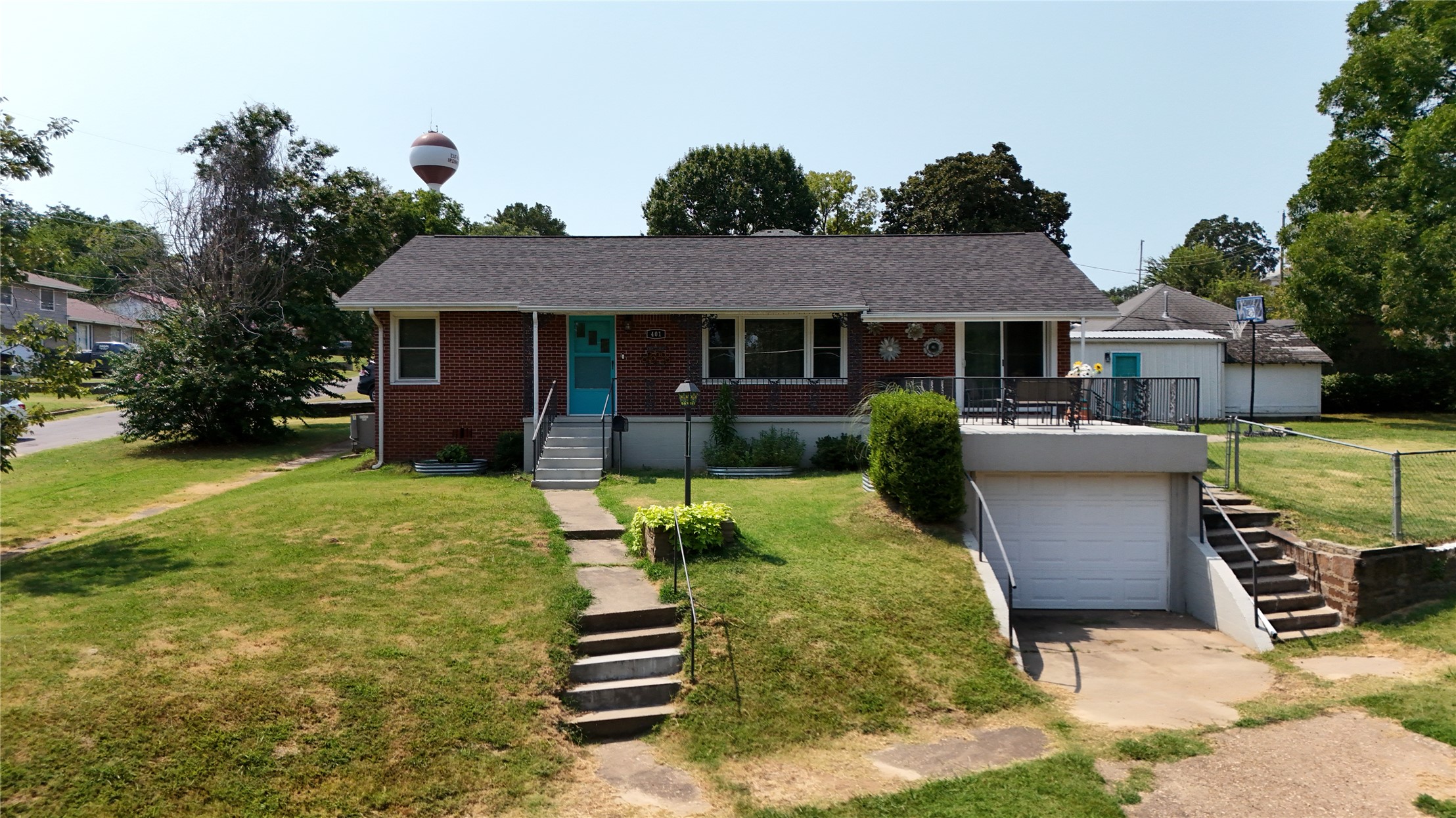 401 High Street Property Photo 2