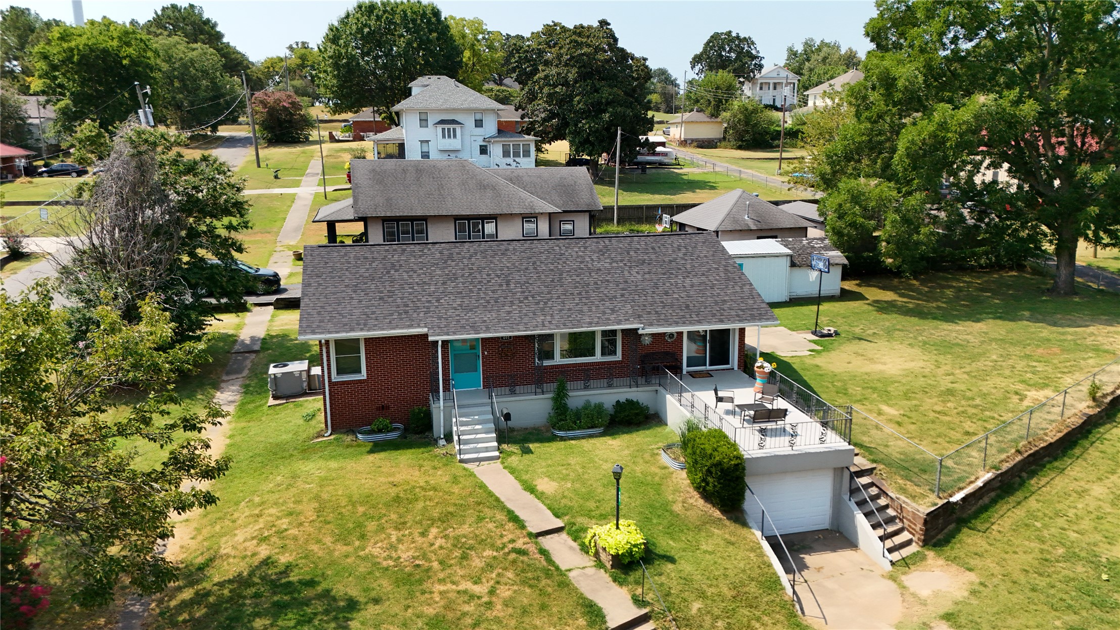 401 High Street Property Photo 4
