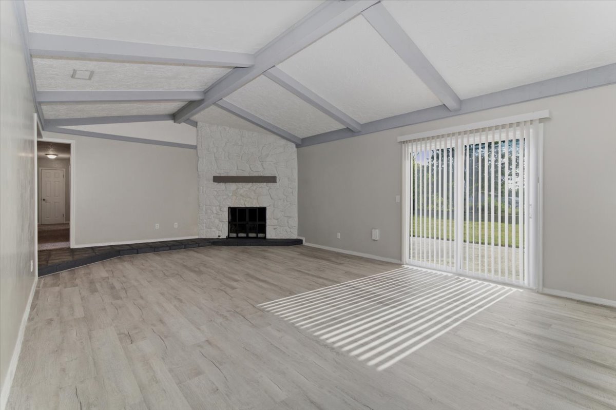 9319 S Highland Drive Property Photo 6