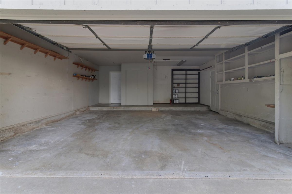 9319 S Highland Drive Property Photo 12