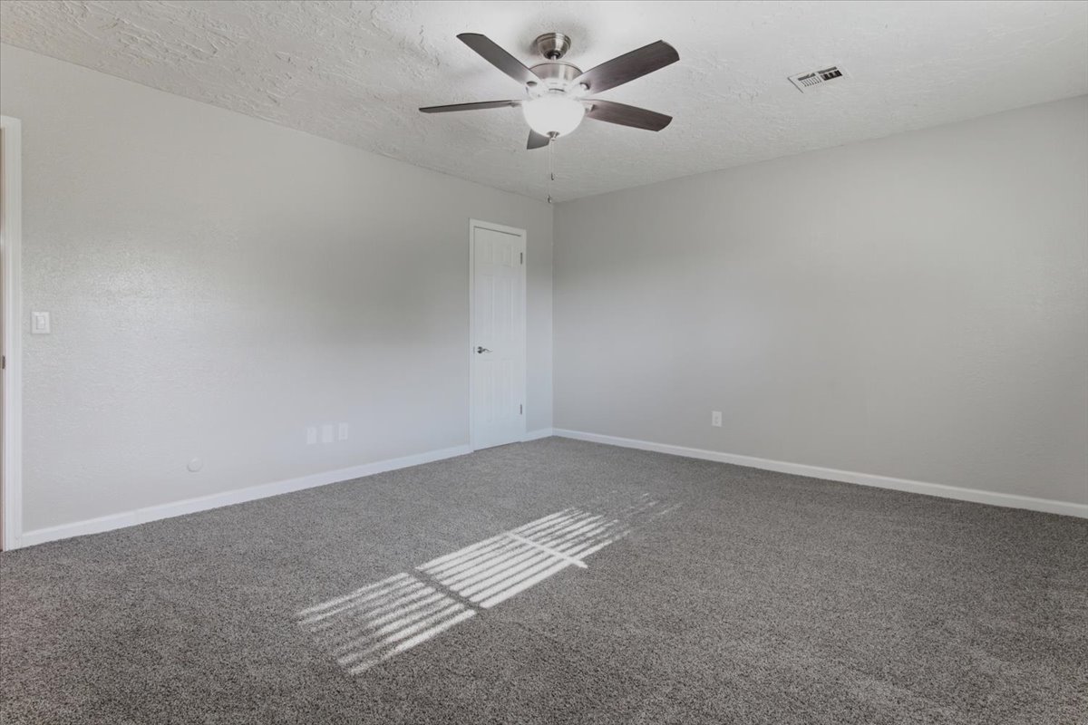9319 S Highland Drive Property Photo 17