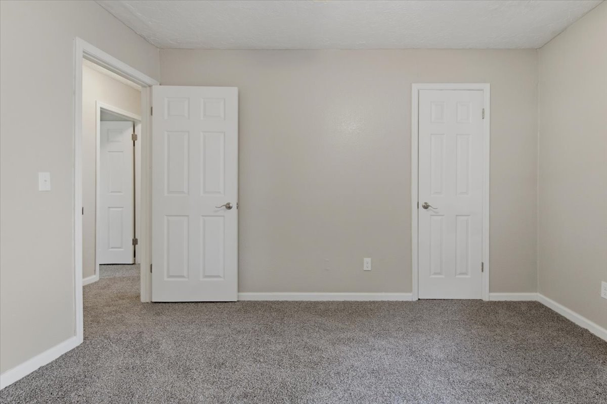 9319 S Highland Drive Property Photo 22