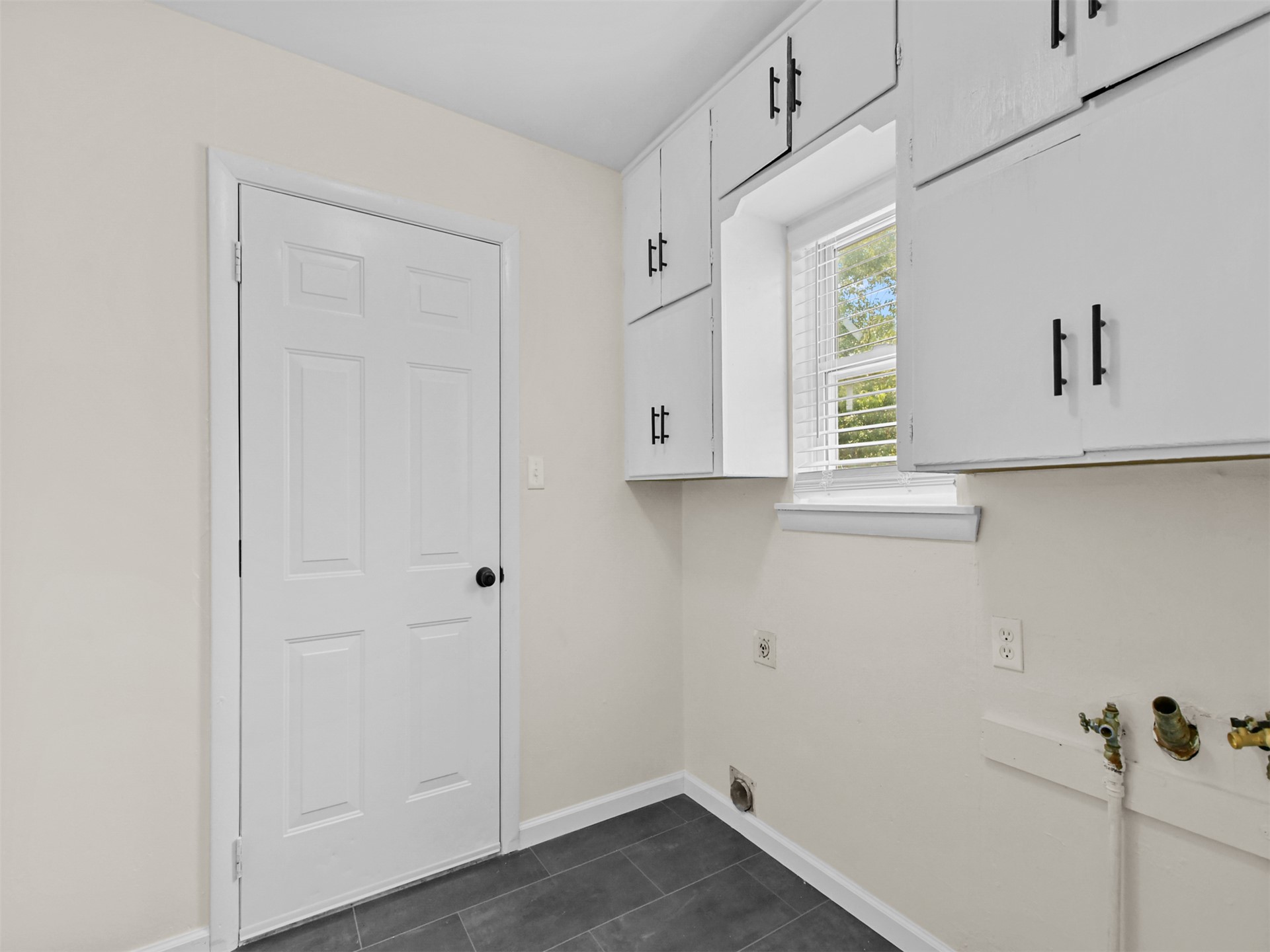 60 Meadow Street Property Photo 12
