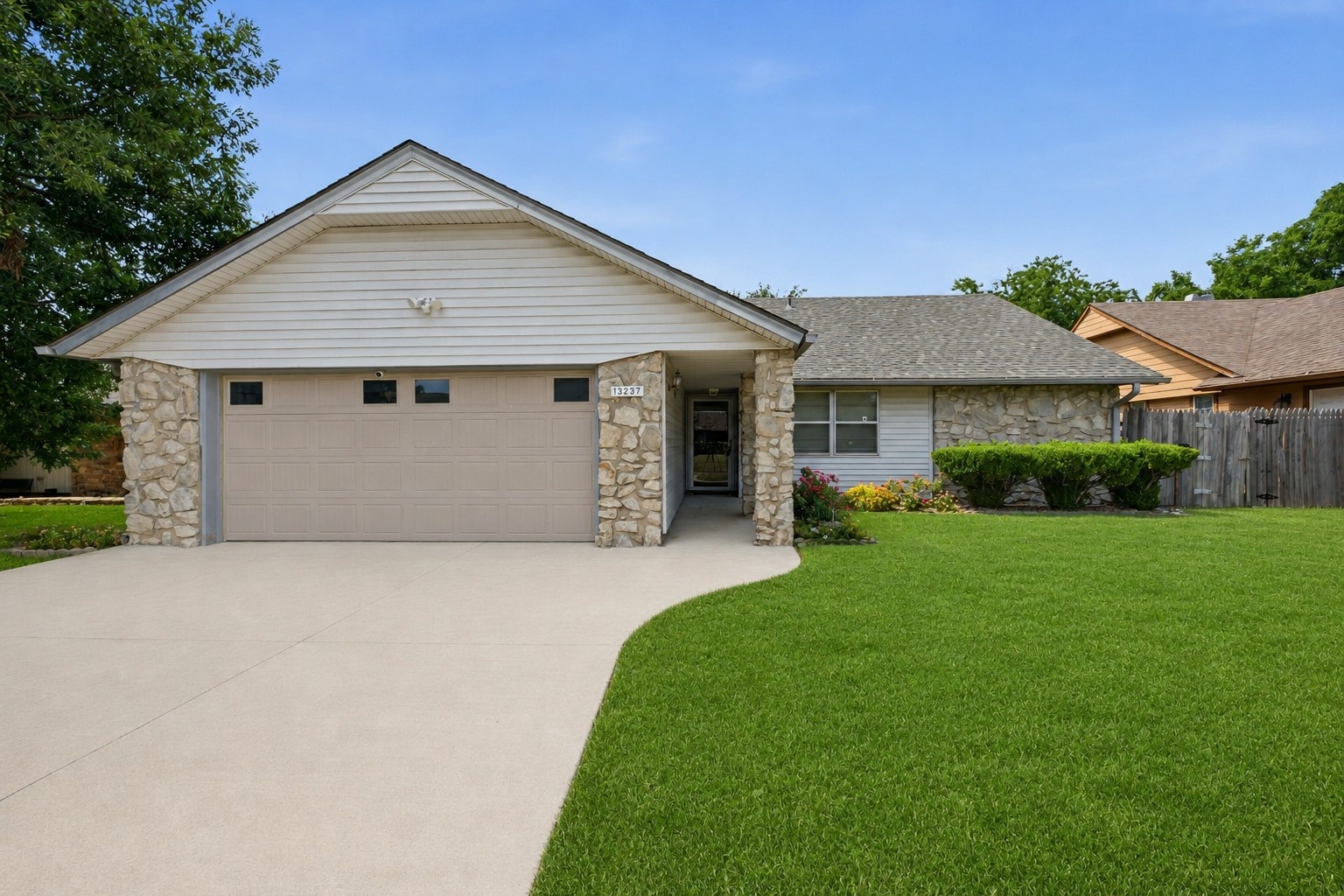 13237 E 32nd Court Property Photo 1