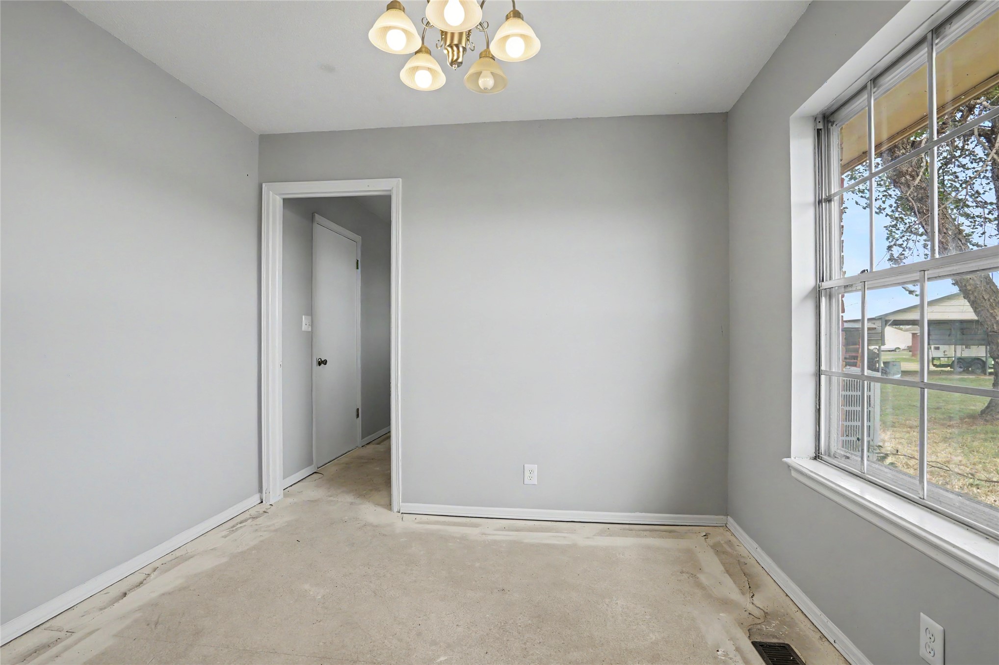 5303 86th Street North Property Photo 14