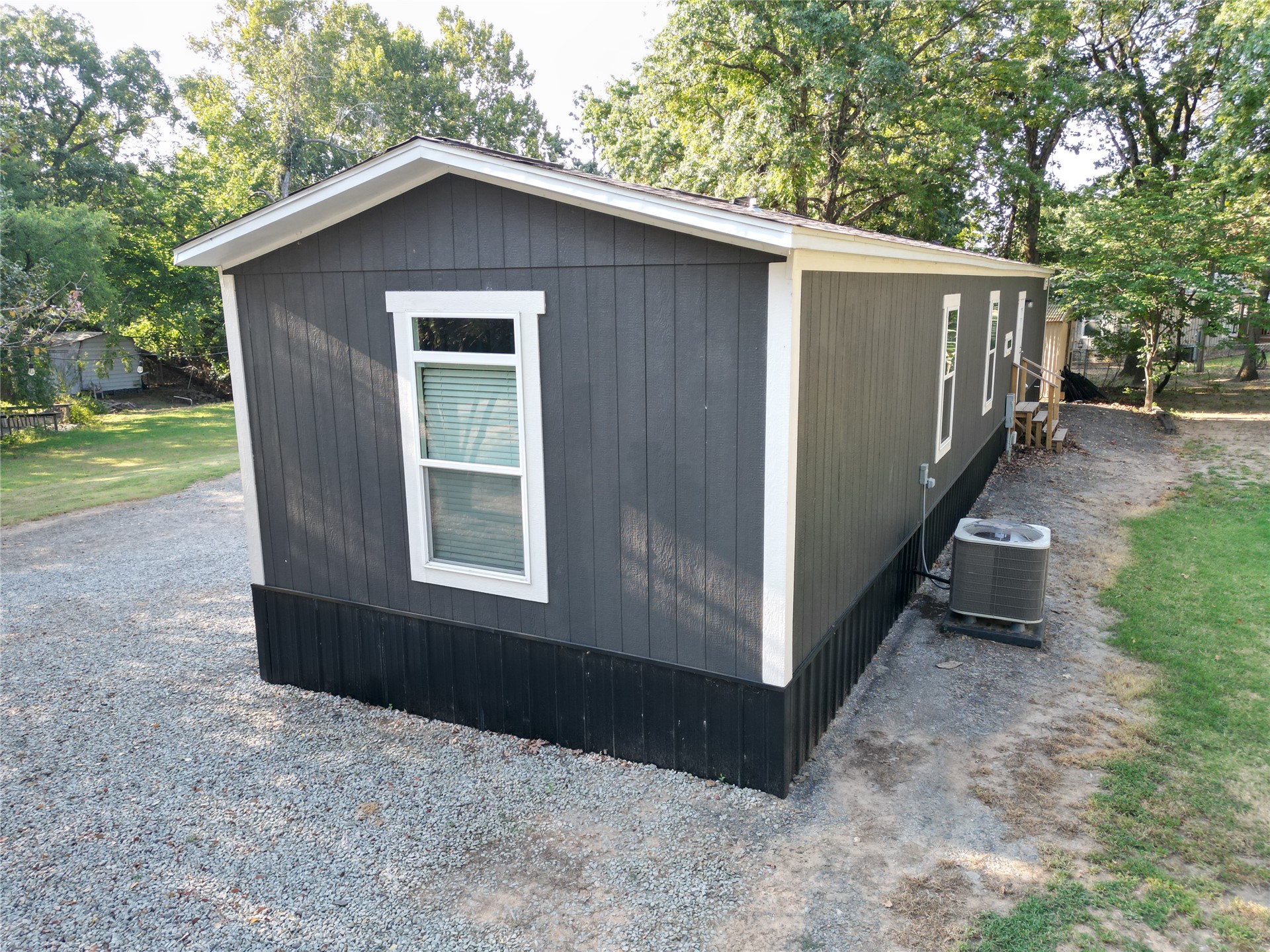 429536 E 1149 Road Property Photo 3