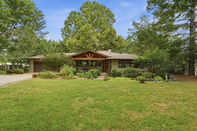 16003 S Lewis Avenue Property Photo 14
