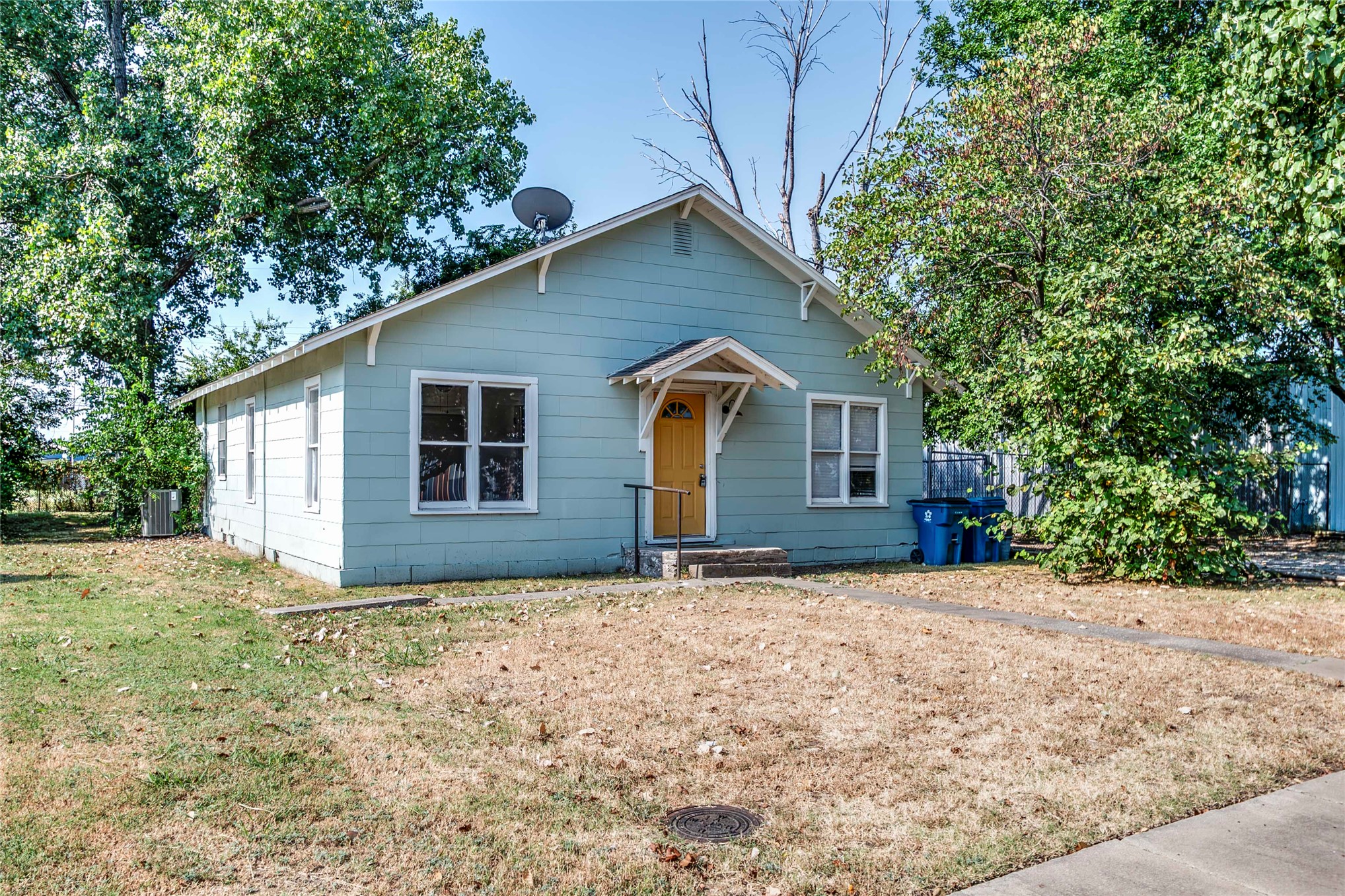 313 W Moses Street Property Photo 1